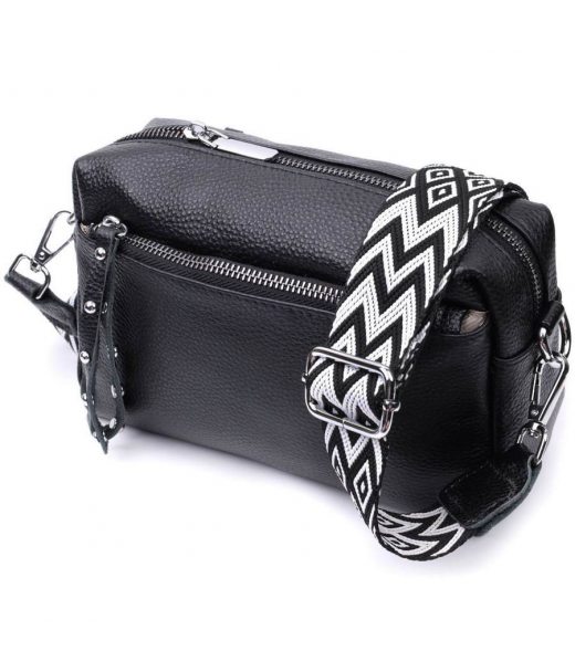 Практичная женская кожаная сумка из стильным бегунком Vintage 22654 Черная