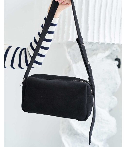 Замшевая женская сумка «Feit» черная WeLassie