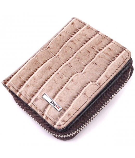 Фактурний жіночий гаманець із монетницею з натуральної шкіри з тисненням під крокодила KARYA 21413 Бежевий Фактурний жіночий гаманець із монетницею з натуральної шкіри з тисненням під крокодила KARYA 21413 Бежевий